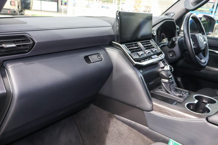 2023 Toyota Landcruiser Sahara ZX