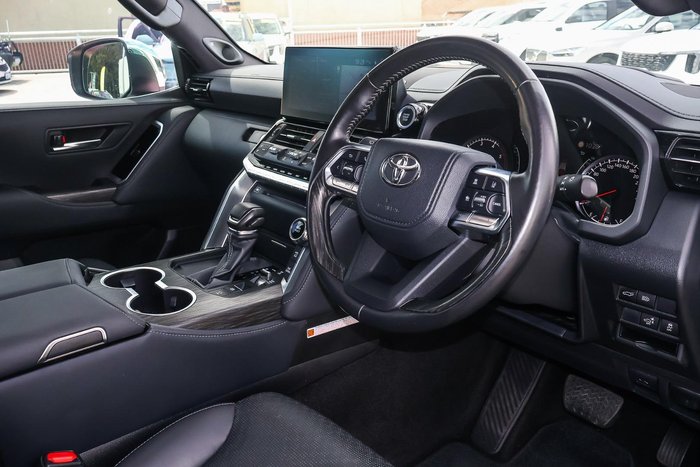 2023 Toyota Landcruiser Sahara ZX