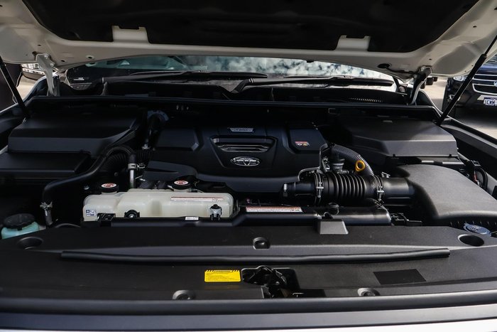 2023 Toyota Landcruiser Sahara ZX