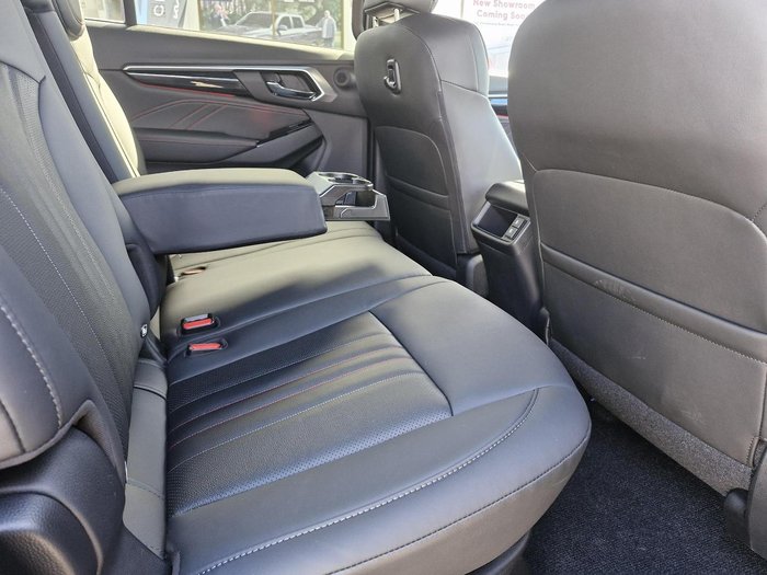 2026 Isuzu MU-X X-TERRAIN