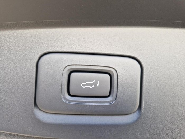 2026 Isuzu MU-X X-TERRAIN