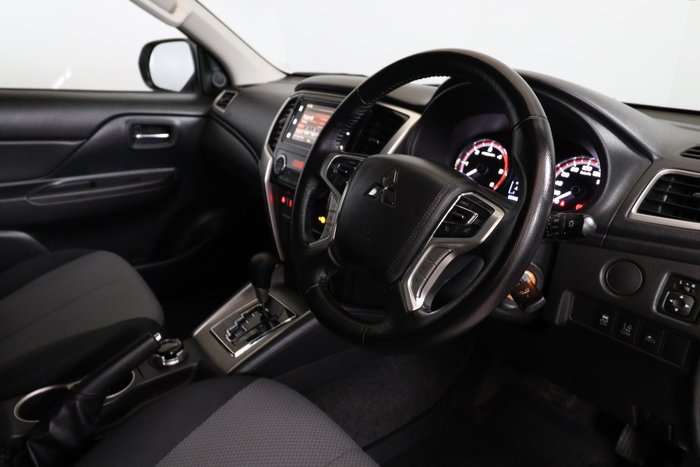 2023 Mitsubishi Triton GLX-R