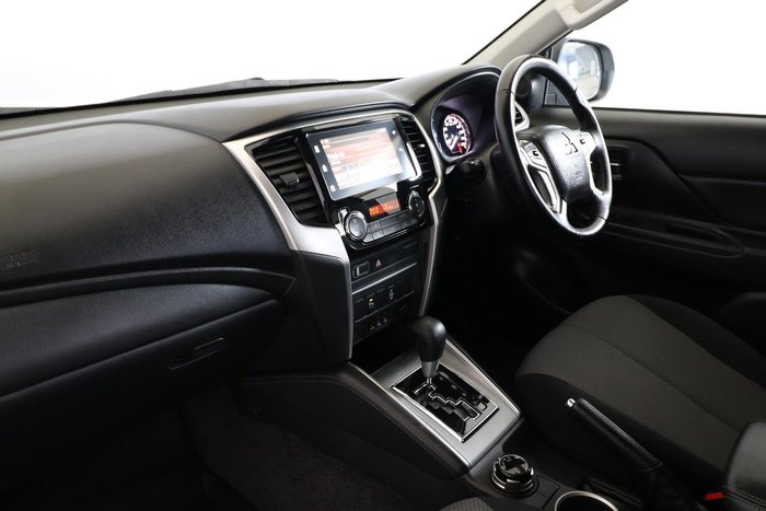 2023 Mitsubishi Triton GLX-R