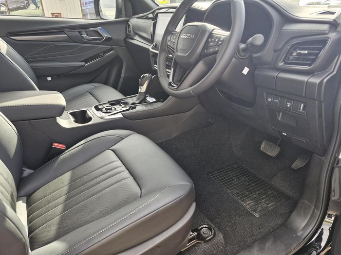 2026 Isuzu MU-X LS-T