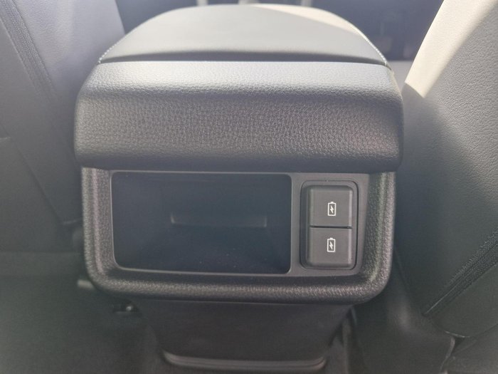2026 Isuzu MU-X LS-T