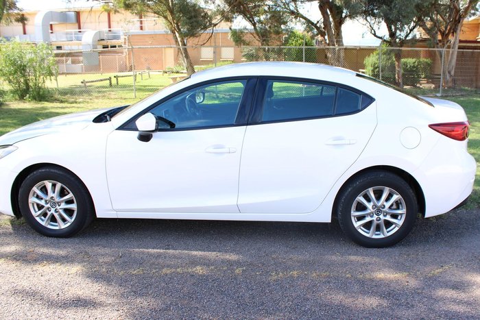 2015 Mazda 3 Neo