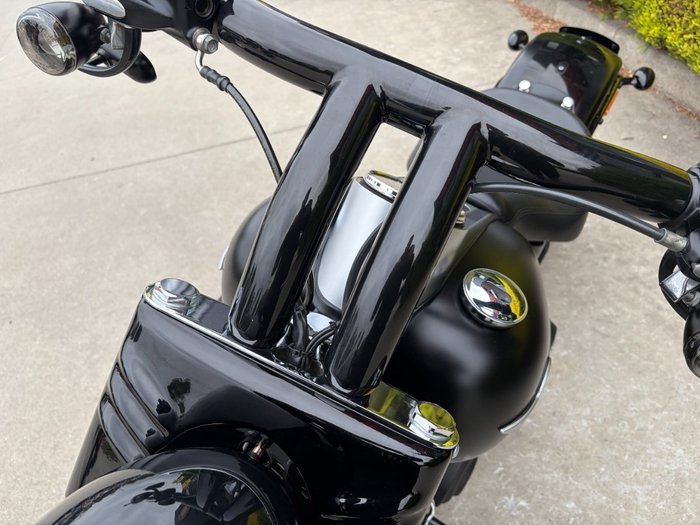 2017 HARLEY-DAVIDSON FLSTFB FAT BOY LO Black