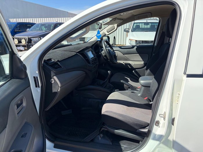 2017 Mitsubishi Triton GLX MQ MY17 4X4 Dual Range White