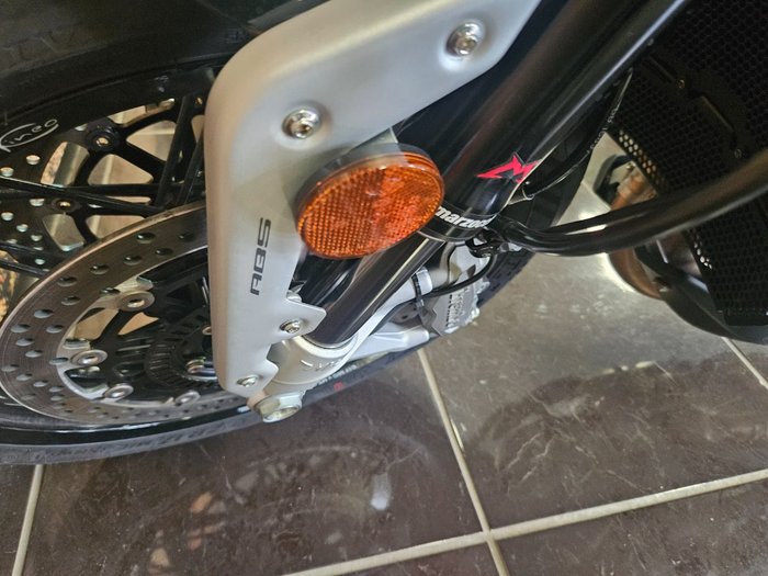 2024 M.V. AGUSTA DRAGSTER 800 RR SCS E5 YELLOW