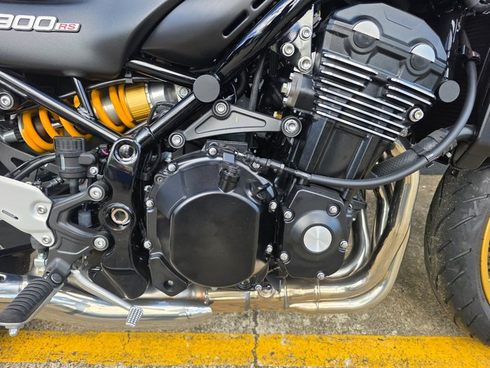 2025 Kawasaki Z900RS SE BLACK