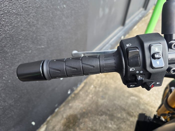 2025 Kawasaki Z900RS SE BLACK