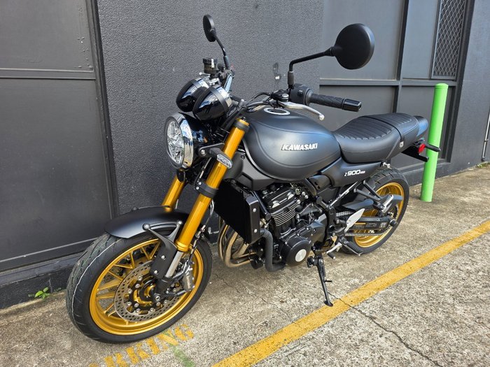 2025 Kawasaki Z900RS SE BLACK