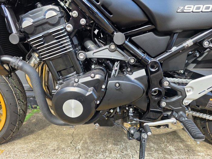 2025 Kawasaki Z900RS SE BLACK