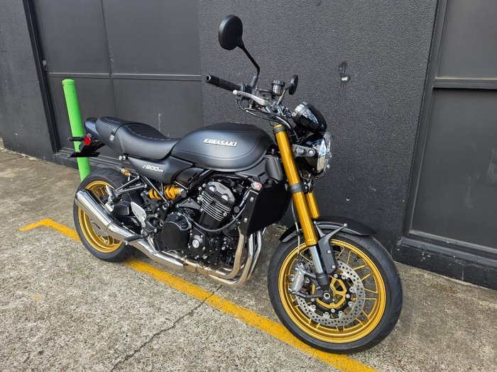2025 Kawasaki Z900RS SE BLACK