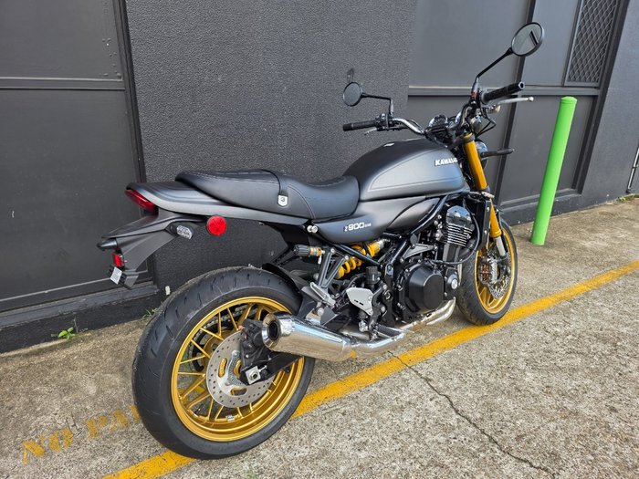 2025 Kawasaki Z900RS SE BLACK