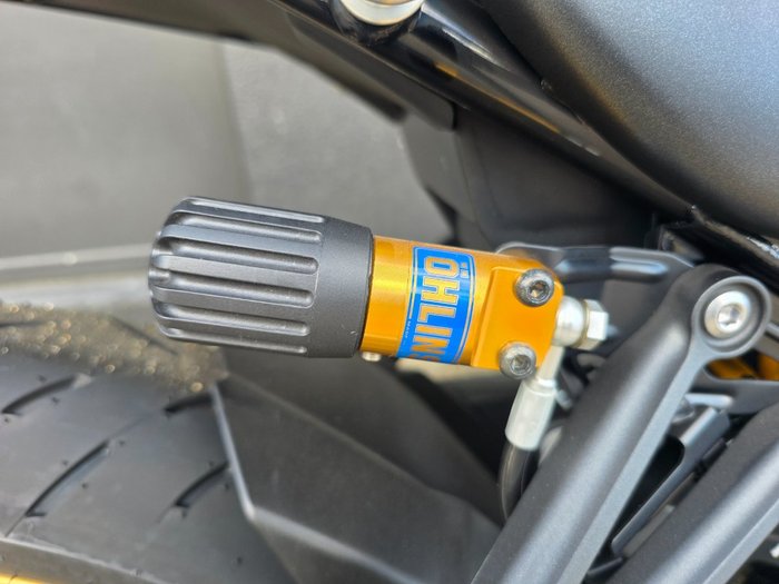 2025 Kawasaki Z900RS SE BLACK