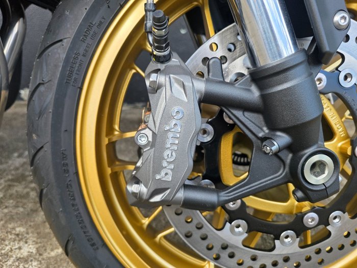 2025 Kawasaki Z900RS SE BLACK