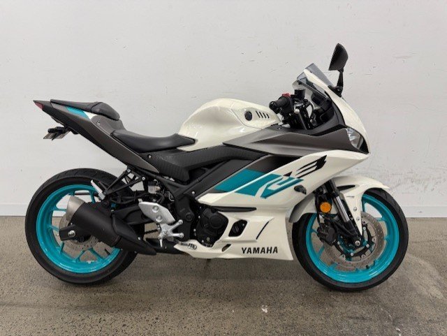 2023 Yamaha YZF-R3 White