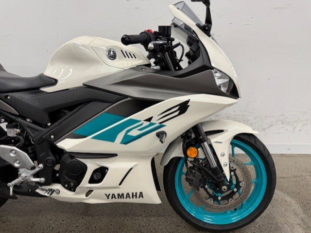 2023 Yamaha YZF-R3 White