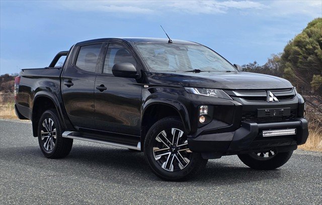 2022 Mitsubishi Triton GLX+