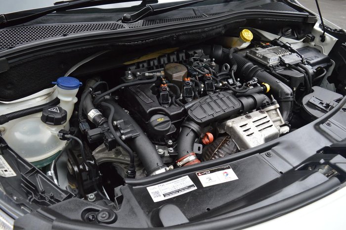 2017 Peugeot 2008 Allure A94 MY17 Bianca White