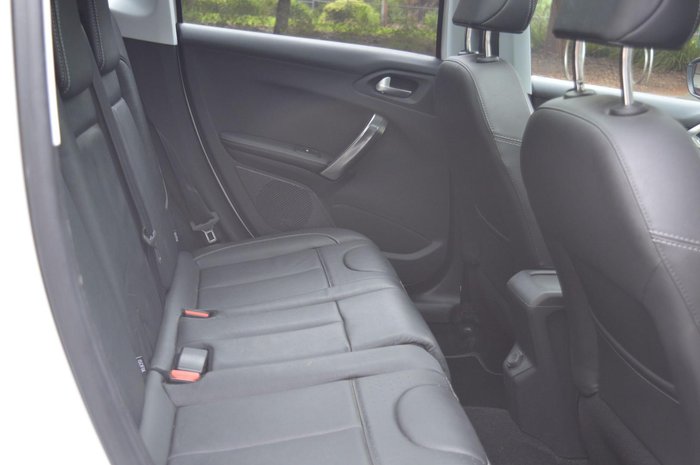 2017 Peugeot 2008 Allure A94 MY17 Bianca White