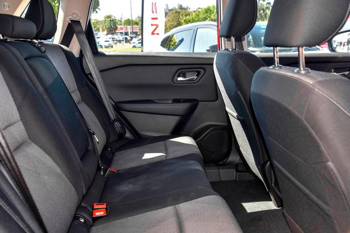 2025 Nissan X-TRAIL ST