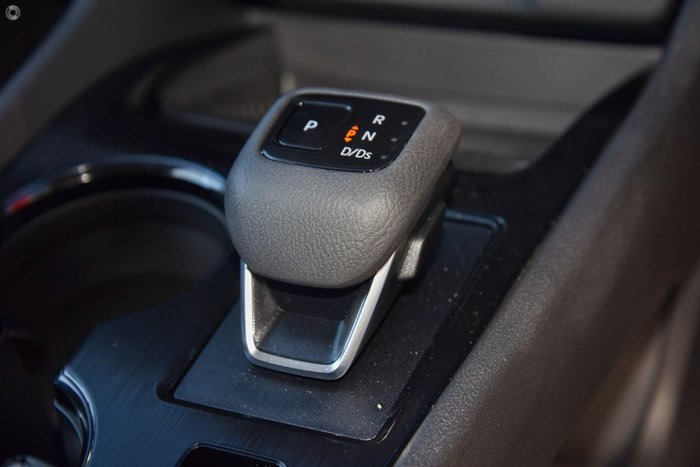 2025 Nissan X-TRAIL ST