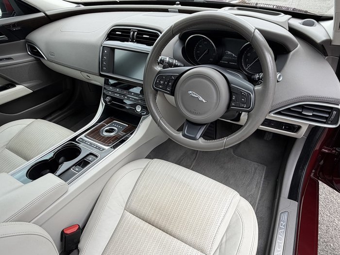 2015 Jaguar XE 25t Portfolio