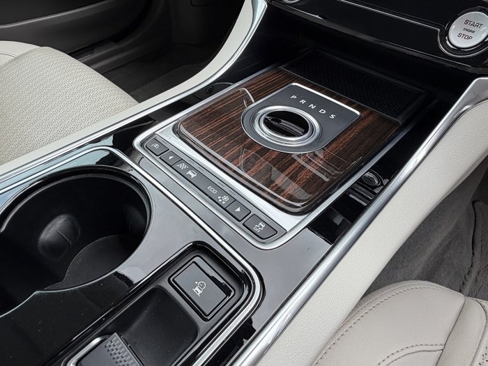 2015 Jaguar XE 25t Portfolio