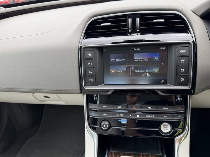 2015 Jaguar XE 25t Portfolio