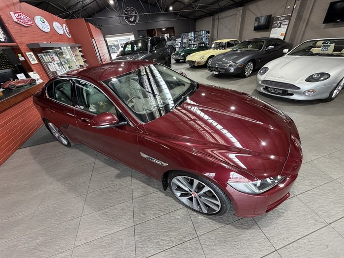 2015 Jaguar XE 25t Portfolio