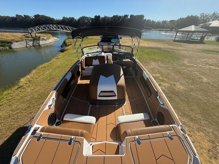 2026 Malibu Response TXi Open Bow