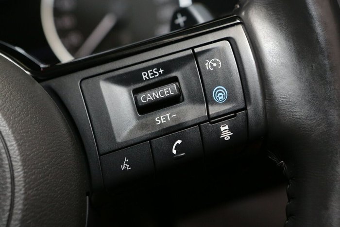 2023 Nissan Pathfinder ST-L