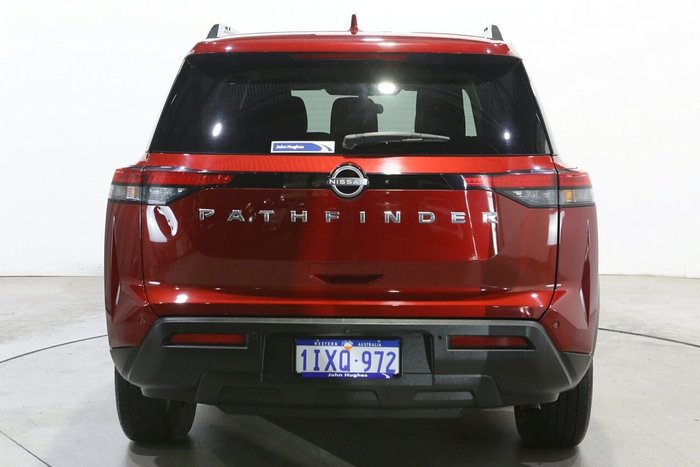 2023 Nissan Pathfinder ST-L