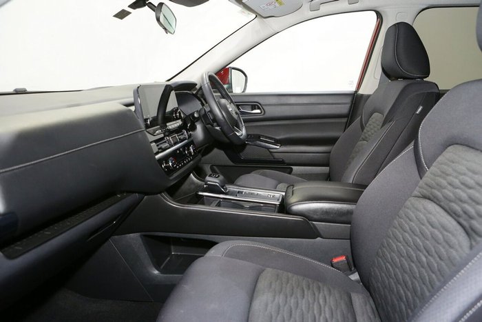 2023 Nissan Pathfinder ST-L