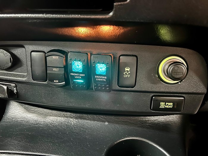 2014 Toyota Hilux SR5 KUN26R MY14 4X4 Dual Range Metal Storm