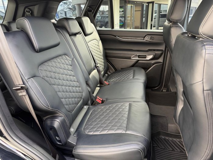 2024 Ford Everest Platinum