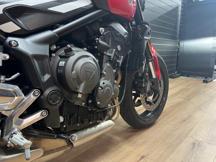 2025 TRIUMPH TRIDENT 660 White