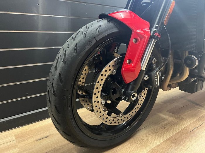 2025 TRIUMPH TRIDENT 660 White