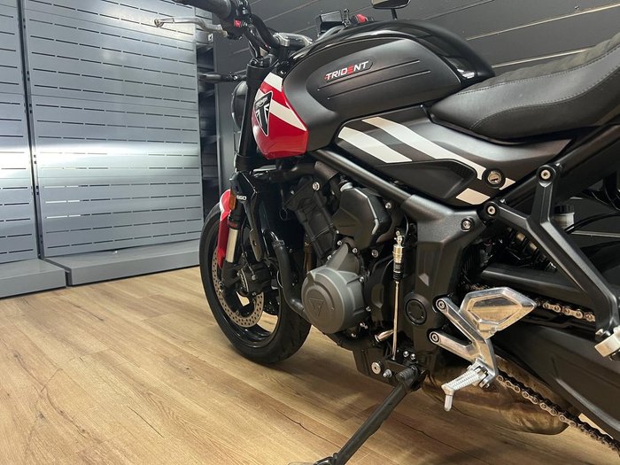 2025 TRIUMPH TRIDENT 660 White