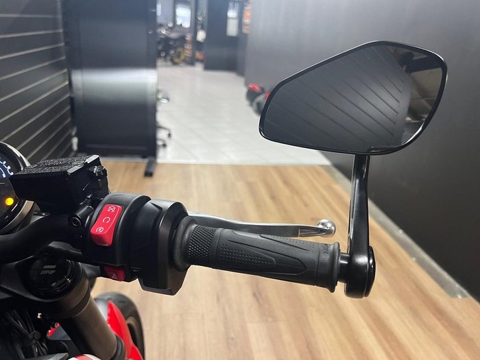 2025 TRIUMPH TRIDENT 660 White