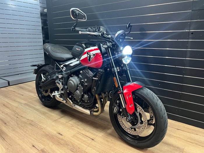 2025 TRIUMPH TRIDENT 660 White