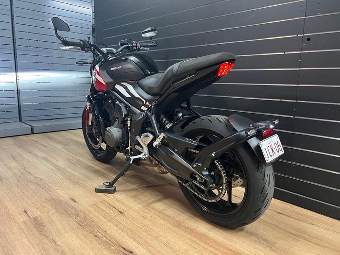 2025 TRIUMPH TRIDENT 660 White