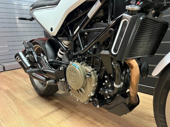 2022 HUSQVARNA VITPILEN 401 White