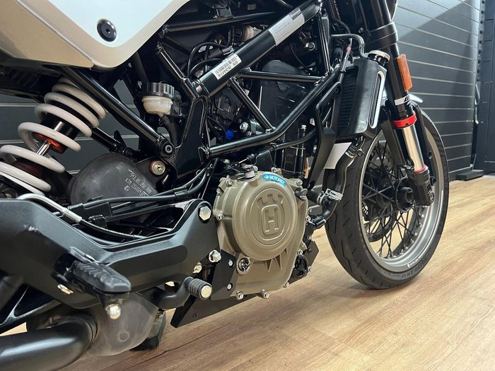 2022 HUSQVARNA VITPILEN 401 White