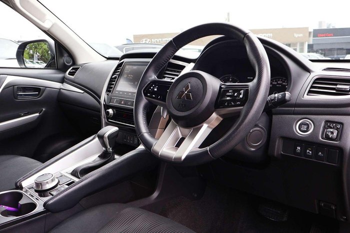 2024 Mitsubishi Pajero Sport GLS