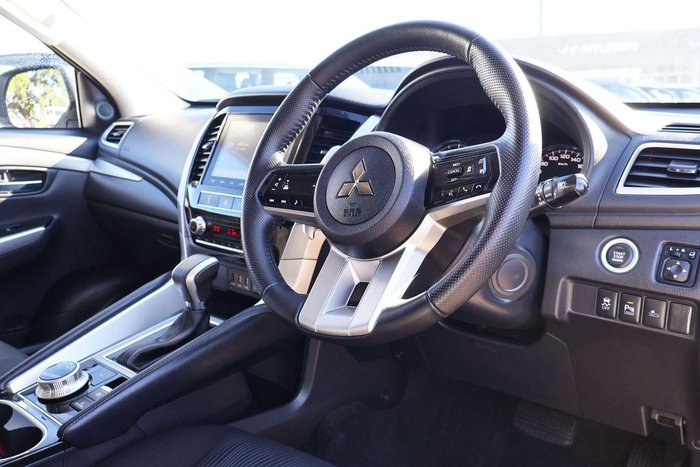 2024 Mitsubishi Pajero Sport GLS