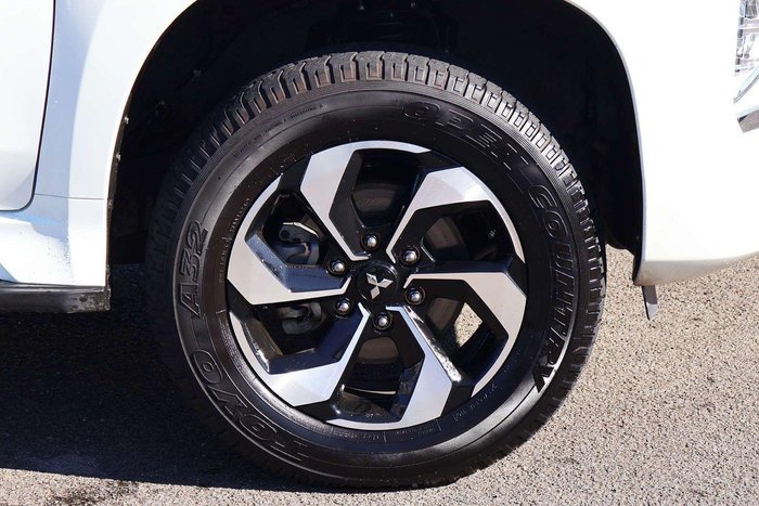 2024 Mitsubishi Pajero Sport GLS