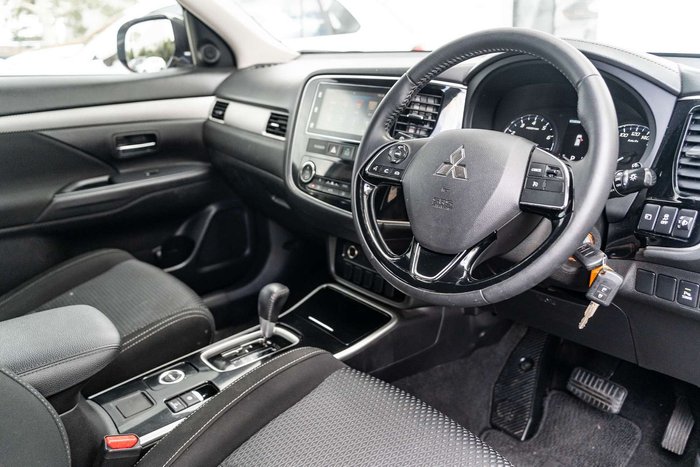 2017 Mitsubishi Outlander LS Safety Pack